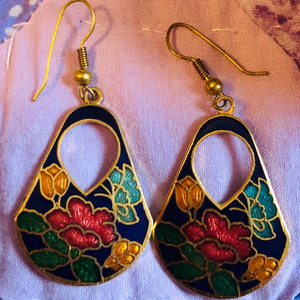 Vintage Earrings, Flower Basket Butterfly, Garden - Picture 4 of 11